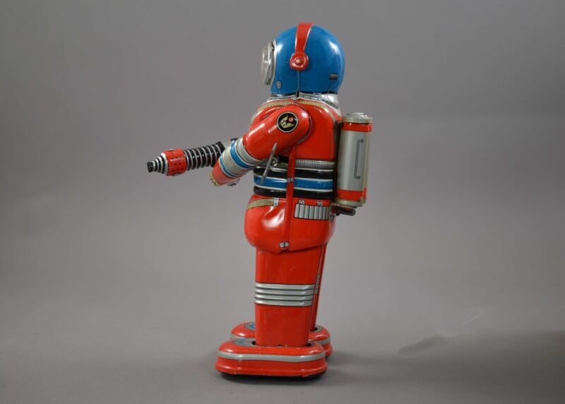daiya moon astronaut (5)