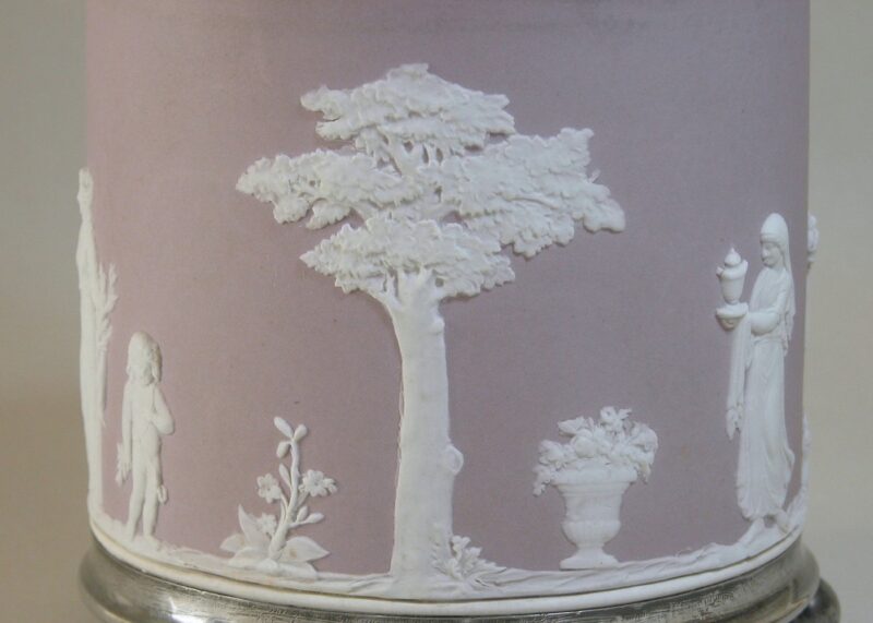 wedgwood lilac biscuit barrel lady templeton (6)