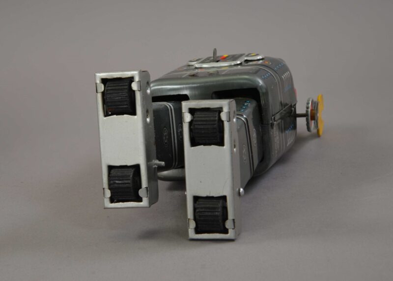 yoneya mechanical walking space man (7)