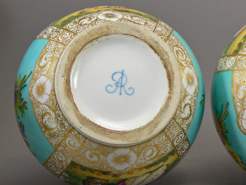 m-helena-wolfsohn-mantle-vases