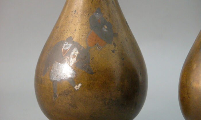 japanese theatrical meiji bronze vases (4)