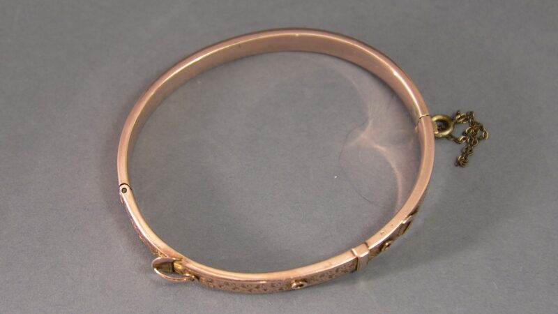 stainton brothers gold buckle bracelet (10) stainton brothers gold buckle bracelet (10)