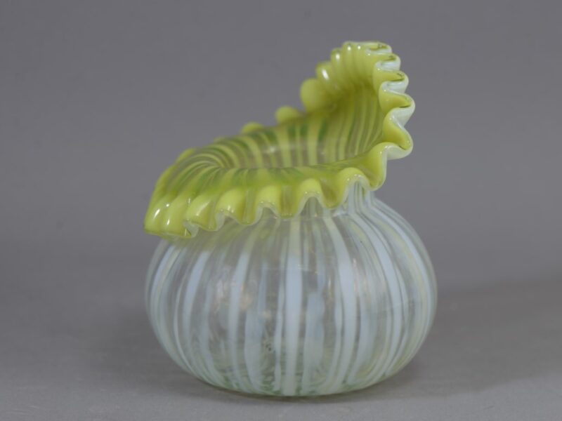 stevens and williams opalescent vase2 (Medium) (2)