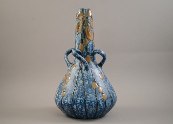amphora chestnut vase (1)