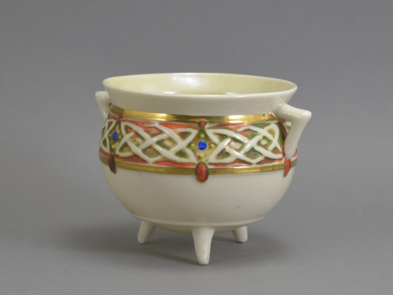 belleek shamrock pot (5)