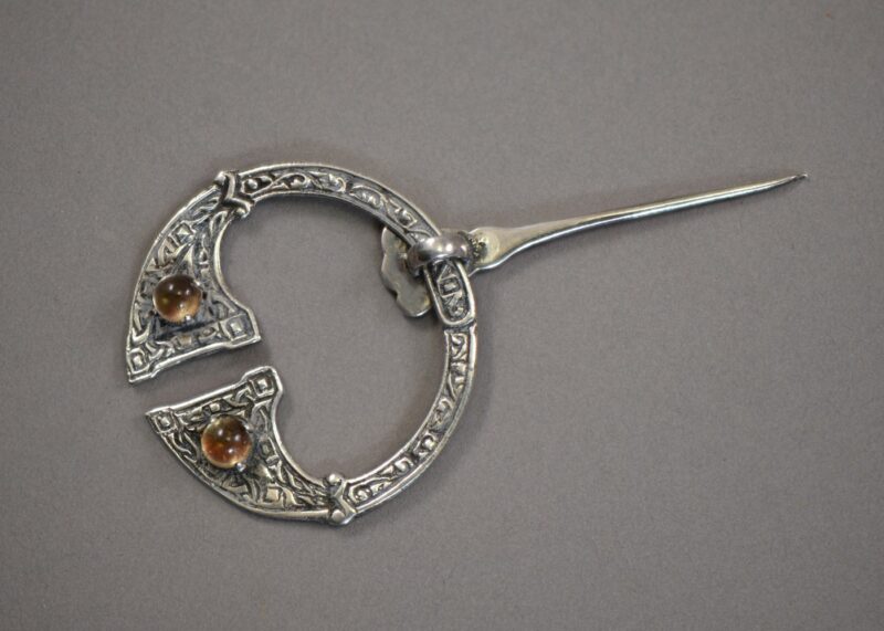 robert allison penannular brooch sterling siver scottish (2)