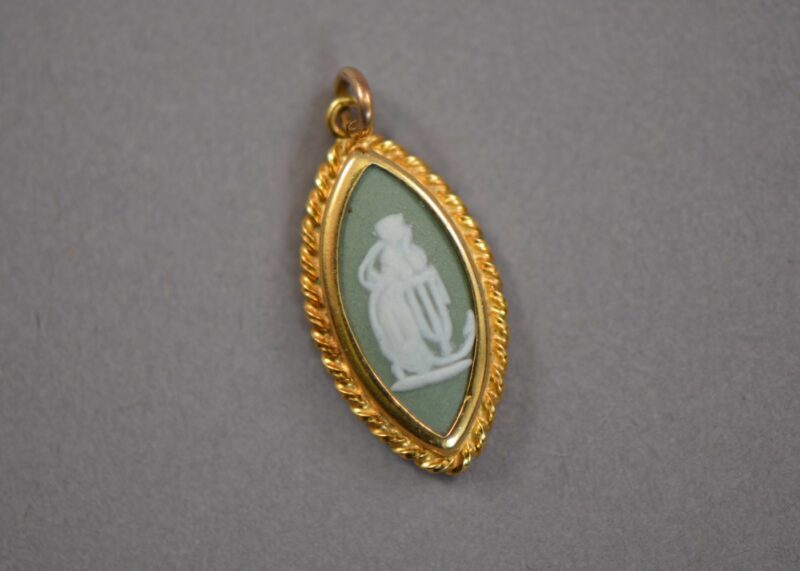wedgwood hope and anchor pendant