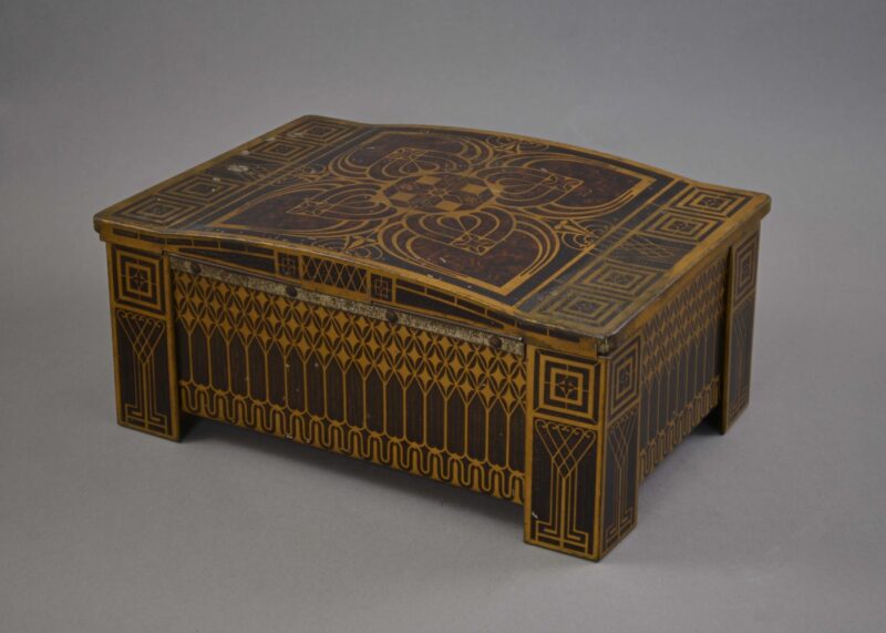 huntley and palmer italian casket biscuit tin (3)