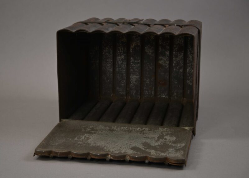 huntley and palmer literature book biscuit tin (3) huntley and palmer literature book biscuit tin (3)