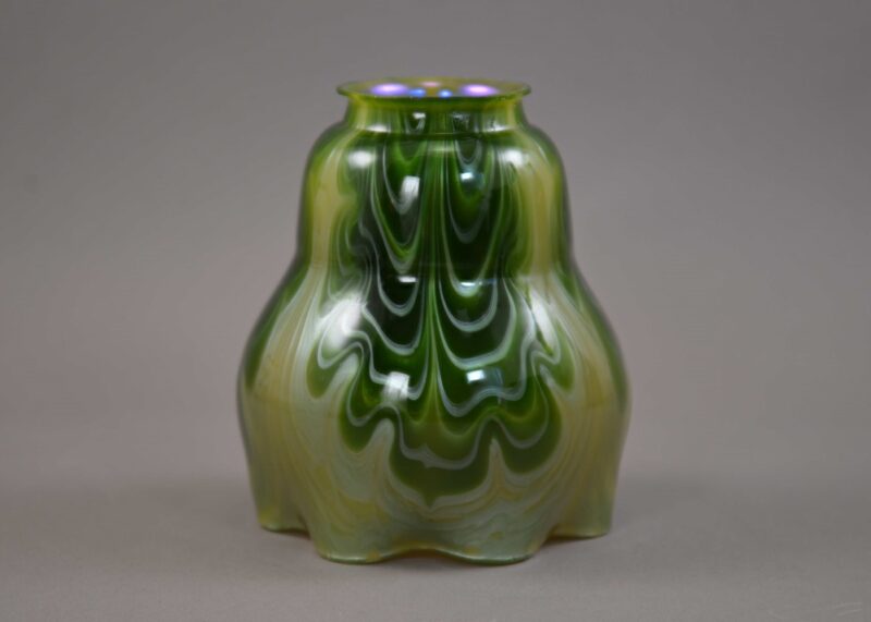 loetz shade titania genre 6388 yellow green (2)