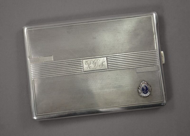 royal canadian naval volunteer reserve wwii sterling silver cigarette case (2)