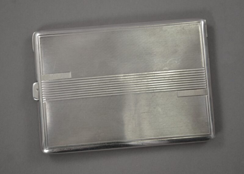 royal canadian naval volunteer reserve wwii sterling silver cigarette case (3)