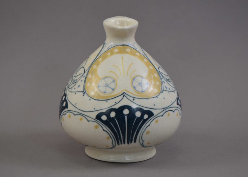 jacob vet purmerend jug dutch art nouveau (2) jacob vet purmerend jug dutch art nouveau (2)