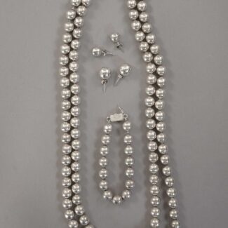 erika hult de corral ball necklace earrings bracelet