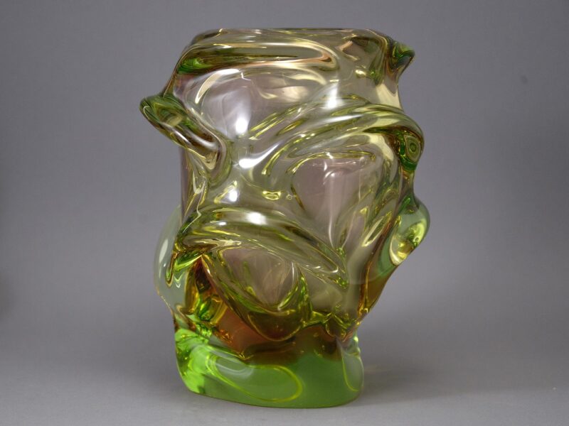 beranek uv glass propeller vase (5) beranek uv glass propeller vase (5)