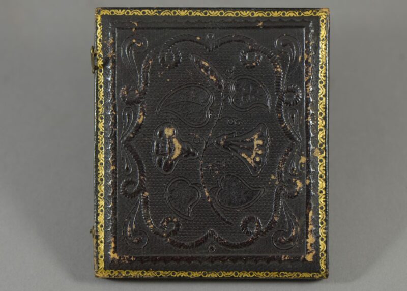 woman child daguerreotype mourning brooch (2)