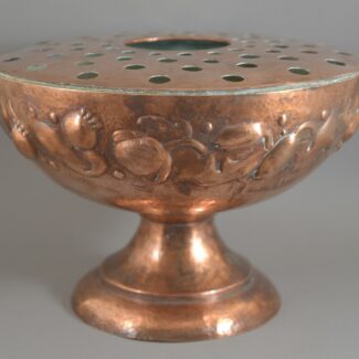 newlyn rose bowl pedestal