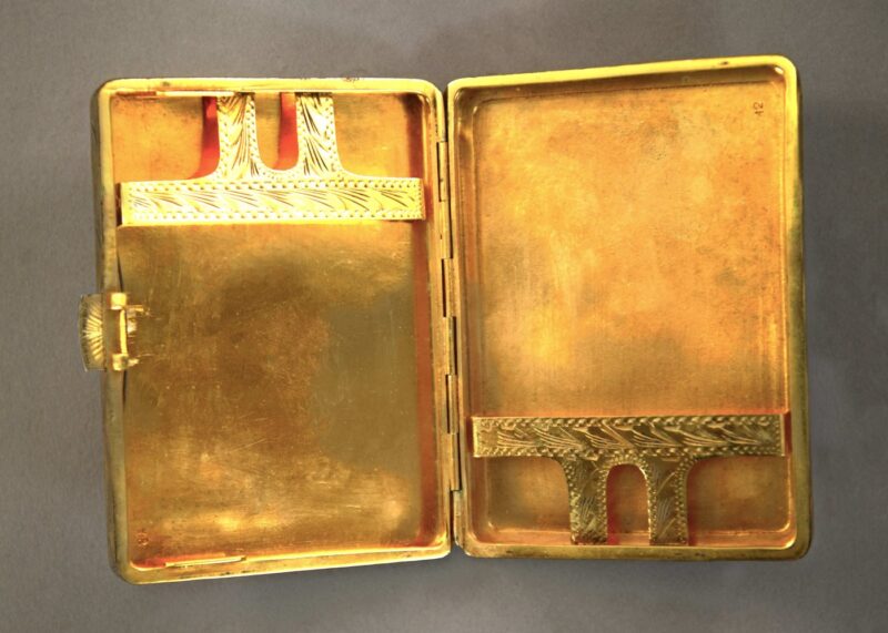 italian cigarette case boucher enamel (4) italian cigarette case boucher enamel (4)