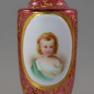 2026.05.02.10.41.19 3 josephinenhutte cranberty portrait vase
