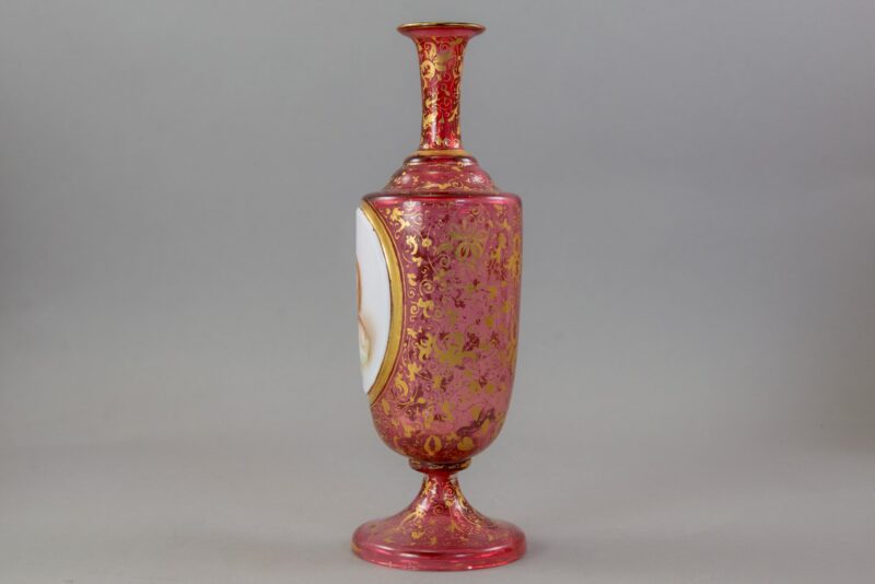 2026.05.02.10.42.15 4 josephinenhutte cranberty portrait vase 2026.05.02.10.42.15 4 josephinenhutte cranberty portrait vase