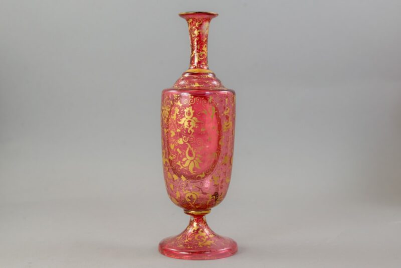 2026.05.02.10.42.52 6 josephinenhutte cranberty portrait vase 2026.05.02.10.42.52 6 josephinenhutte cranberty portrait vase