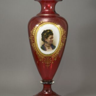 josephinenhutte potrait vase