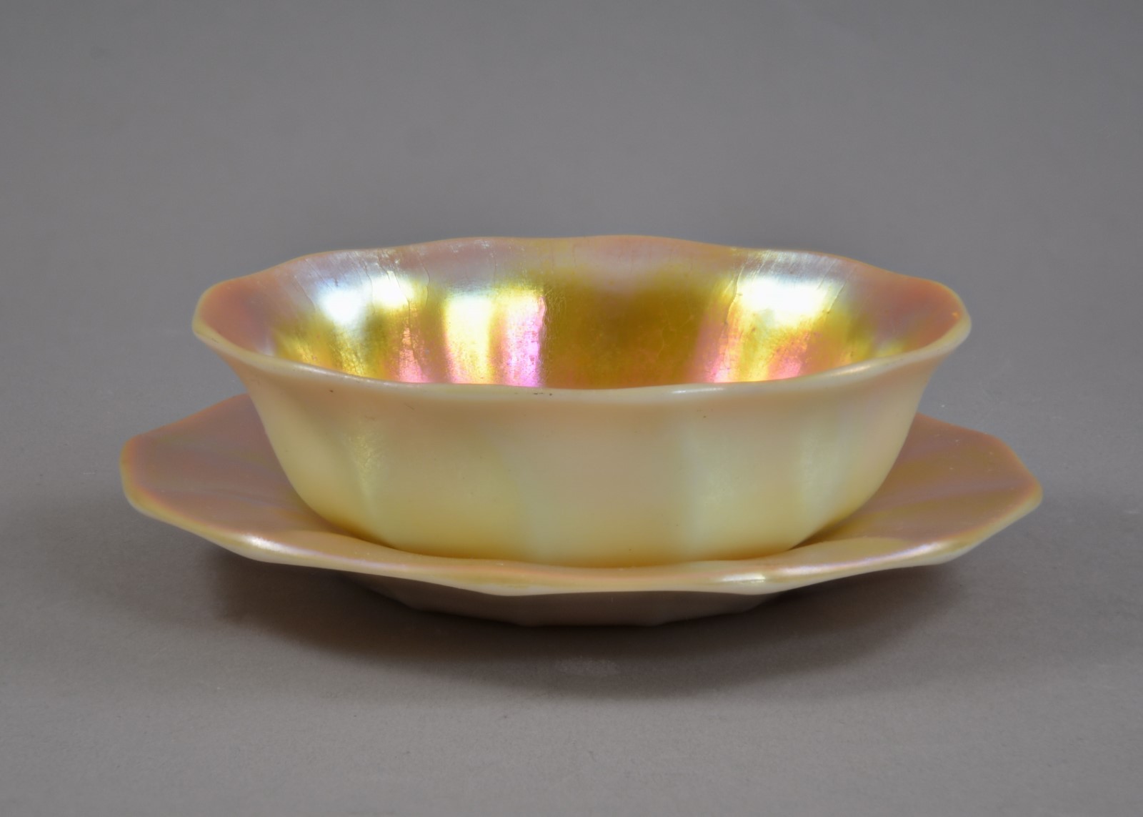 Steuben – Bowl & Underplate, #5110, Calcite & Gold Aurene